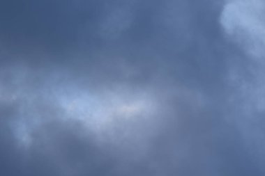 fırtınalı hava ve kara bulutlar