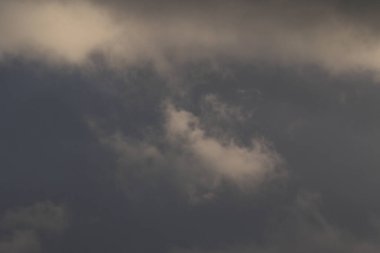 fırtınalı hava ve kara bulutlar