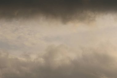 fırtınalı hava ve kara bulutlar