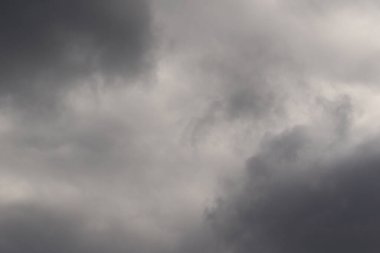 fırtınalı hava ve kara bulutlar