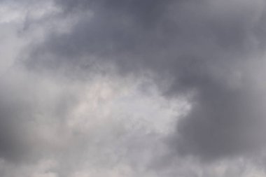 fırtınalı hava ve kara bulutlar