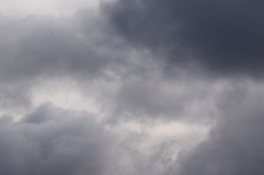 fırtınalı hava ve kara bulutlar