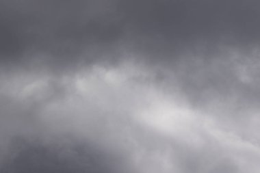 fırtınalı hava ve kara bulutlar