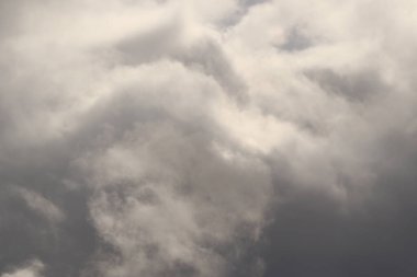 fırtınalı hava ve kara bulutlar