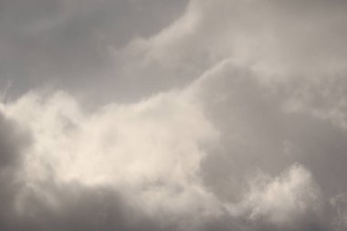 fırtınalı hava ve kara bulutlar