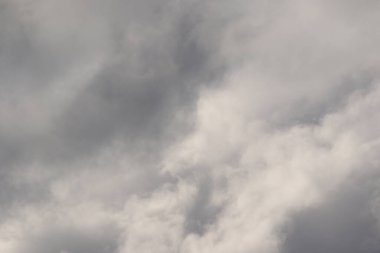 fırtınalı hava ve kara bulutlar