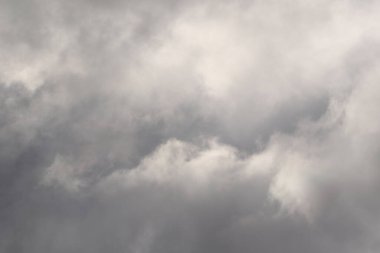 fırtınalı hava ve kara bulutlar