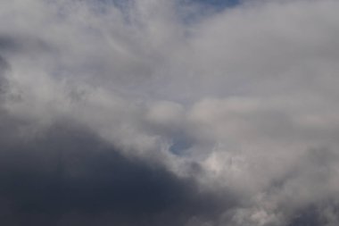 fırtınalı hava ve kara bulutlar