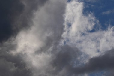 fırtınalı hava ve kara bulutlar