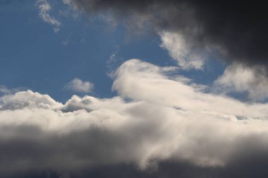 fırtınalı hava ve kara bulutlar