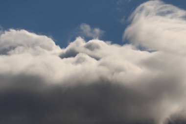 fırtınalı hava ve kara bulutlar