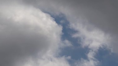 Kara Fırtına Bulutları çarpıcı hava değişiminde Gökyüzünde yarışıyor