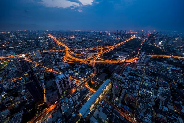 Skyline Utsikt Över Bangkoks Affärsdistrikt Vid Solnedgången — Stockfoto