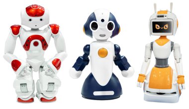 İnsan yüzü ve vücudu beyaz arka planda izole edilmiş yapay zeka küçük kırmızı robot. İnsansı. Yapay Zeka.