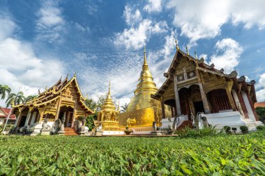 Wat Phra Singh, Chiang Mai, Tayland 'da. Wat Phra Singh Tayland 'ın eski şehir merkezi Chiang Mai' nin batısında yer almaktadır..