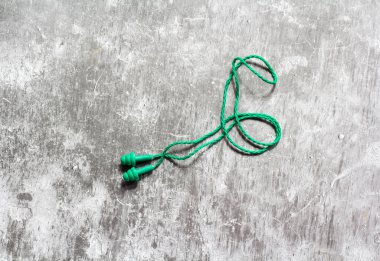 Beton zeminde kulak tıkacı