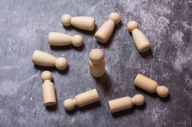 İnsanları işe almak ve iş lideri olmak.