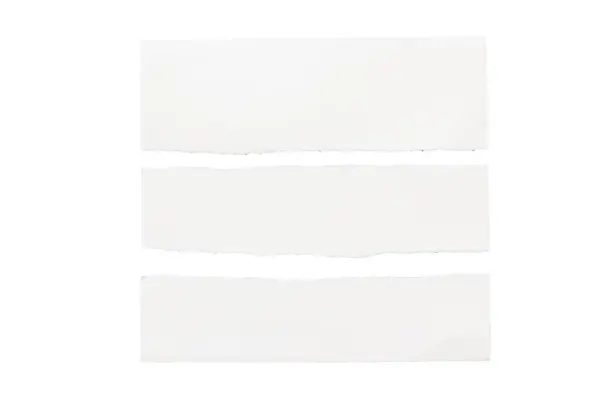 Parçalanmış eski eski kağıt beyaz arkaplanda izole edilmiş, kırpma yolları