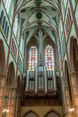 Utrerch, Hollanda 'daki St. Willibrord Katolik Kilisesi' nin iç mekanı.