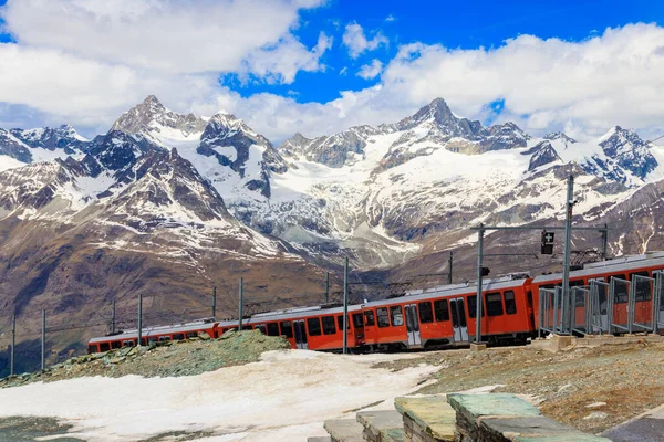 Bela Vista Dos Alpes Suíços Com Trem Roda Engrenagem Ferrovia — Fotografia de Stock