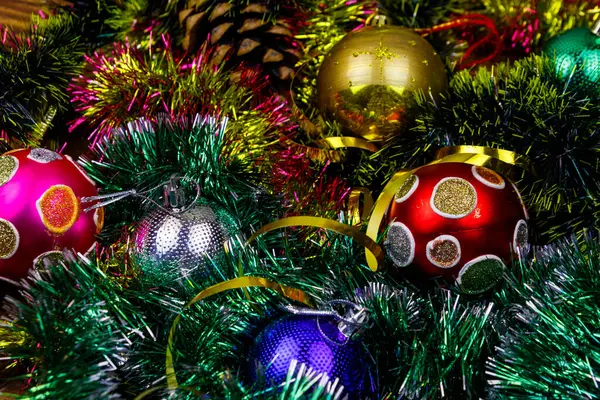 Christmas Composition Christmas Baubles Multicolored Tinsel Christmas Balls Bright Tinsel — Stock Photo, Image