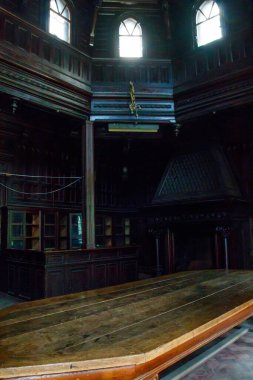 Ukrayna 'nın Kharkov bölgesinde Şeker Sarayı olarak da bilinen terk edilmiş eski Sharovka sarayının içi