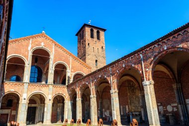 İtalya, Milano 'da Sant' Ambrogio Bazilikası