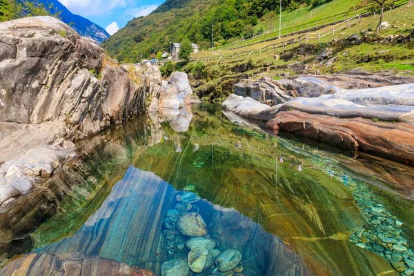 Verzasca Nehri Lavertezzo, Verzasca Vadisi, Ticino Kantonu, İsviçre