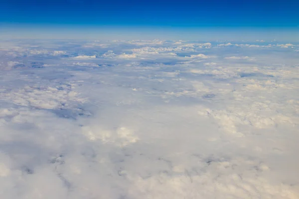 Hermosas Nubes Blancas Cielo Azul Vista Desde Avión —  Fotos de Stock