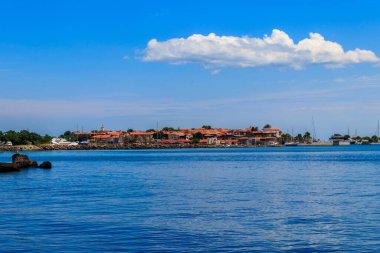 Bulgaristan 'ın eski Nessebar kenti ve Karadeniz manzarası