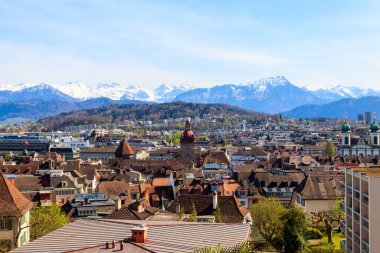 İsviçre 'nin Lucerne (Luzern) şehrinin manzarası. Yukarıdan görüntüle