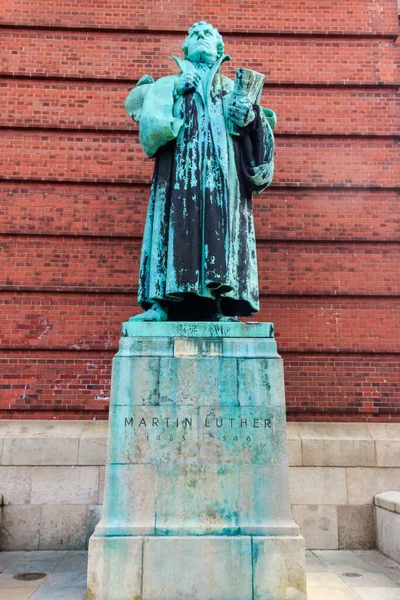 Monumento Martinho Lutero Perto Igreja São Miguel Hamburgo Alemanha Monumento — Fotografia de Stock