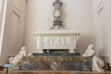 Roskilde, Danimarka - 27 Mart 2022: Danimarka 'daki Roskilde Katedrali' nde kraliyet mezarı