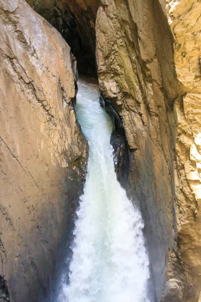 Trummelbach Falls Seria Dziesięciu Wodospadów Żywiących Się Lodowcem Wewnątrz Góry — Zdjęcie stockowe