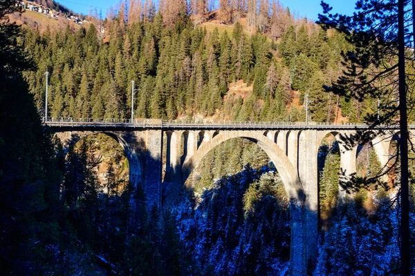 Vista Wiesen Viaduct Rhaetian Railway Graubunden Suíça Inverno — Fotografia de Stock