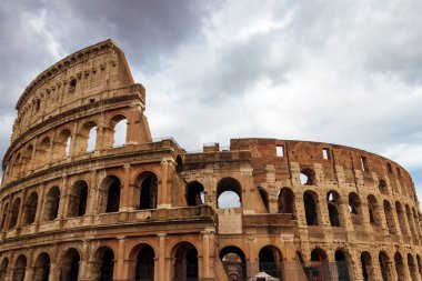 Colosseum veya Flavian Amphitheatre Roma, İtalya