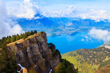 İsviçre, Niederhorn 'dan Thun Gölü (Thunersee) manzarası