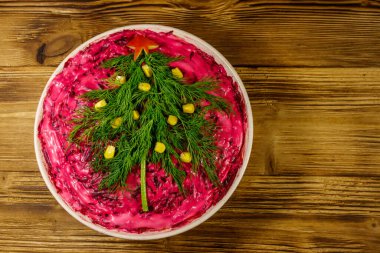 Geleneksel Rus salatası 