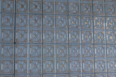 Dekorasyon sobaları, duvar ve zemin için eski seramik fayanslar. Arkaplan, doku, pürüzsüz desen