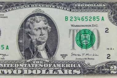 İki dolarlık banknotun Macro çekimi.