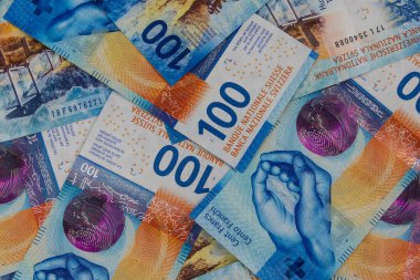 Yüz İsviçre frankı banknotunun geçmişi