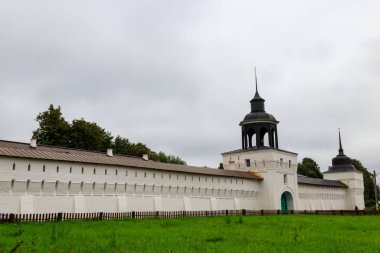 Rusya, Yaroslavl 'daki Vvedensky Tolga manastırının kutsal kapıları.