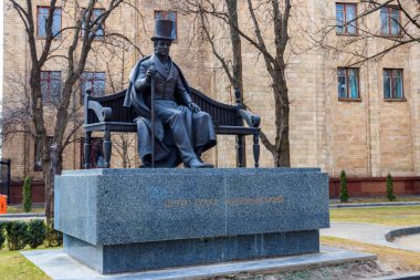 Kharkiv, Ukrayna - 5 Nisan 2021: Yazar Peter Gulak-Artemovsky Anıtı, Ukrayna