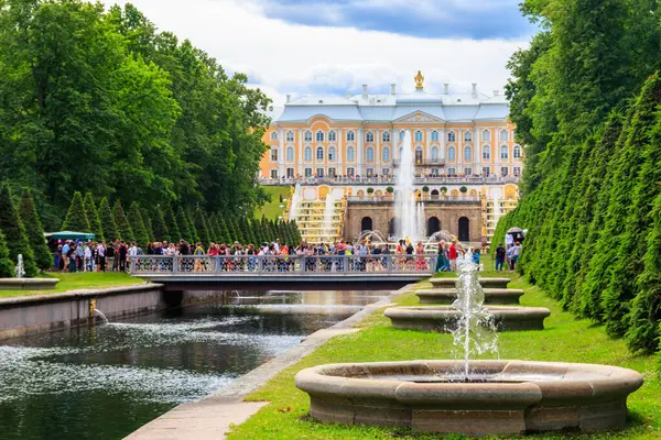 Sankt Petersburg Russland Juni 2019 Szenischer Blick Über Schloss Peterhof Stockbild