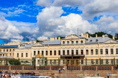 St. Petersburg, Rusya - 26 Haziran 2019: Sheremetev Sarayı, Saint Petersburg, Rusya 'daki Fontanka Nehri Embankment' taki Çeşme Evi olarak da bilinir.