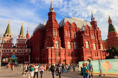 Moskova, Rusya - 15 Ağustos 2019: Rusya Devlet Tarihi Müzesi, Rusya 'nın başkenti Moskova' daki Manege Meydanı 'nda bulunan bir Rus tarihi müzesidir.