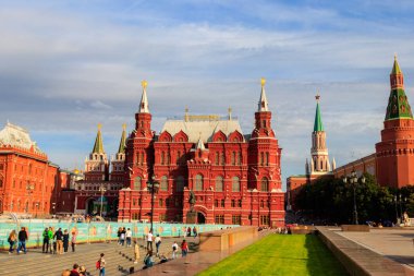 Moskova, Rusya - 15 Ağustos 2019: Rusya Devlet Tarihi Müzesi, Rusya 'nın başkenti Moskova' daki Manege Meydanı 'nda bulunan bir Rus tarihi müzesidir.