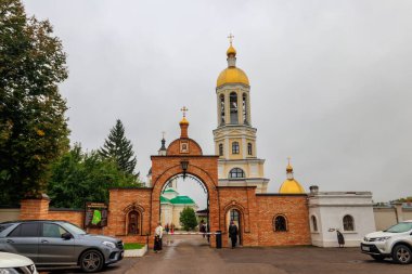 Klykovo, Rusya - 17 Ağustos 2019: Klykovo Köyü 'ndeki Kurtarıcı Mucizevi Manastırı, Kaluga Oblastı, Rusya