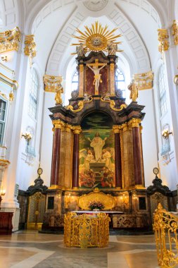 Hamburg, Almanya 'daki Aziz Michael Kilisesi' nin İçi