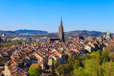 İsviçre 'deki eski Bern şehrinin manzarası
